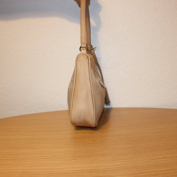 Prada Beige Nylon and Leather Re-Edition 2005 Baguette Bag - Picture 5 of 9